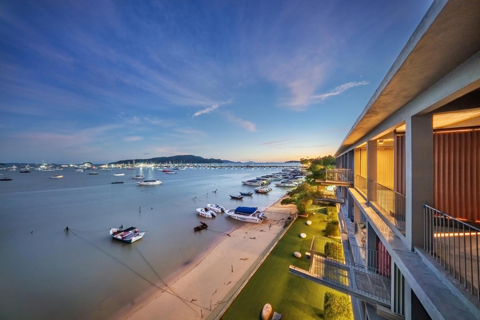 Shin Arch39 Phuket Beach Front - Sha Plus Чалонг Экстерьер фото